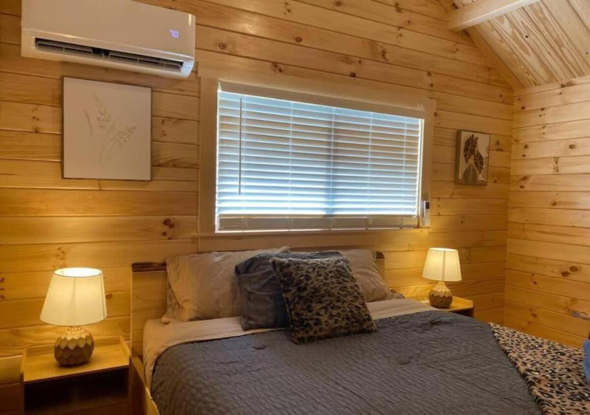 Serene 1Br Cabin Near Nc Z00 With Loft & Waterview แอชโบโร ภายนอก รูปภาพ
