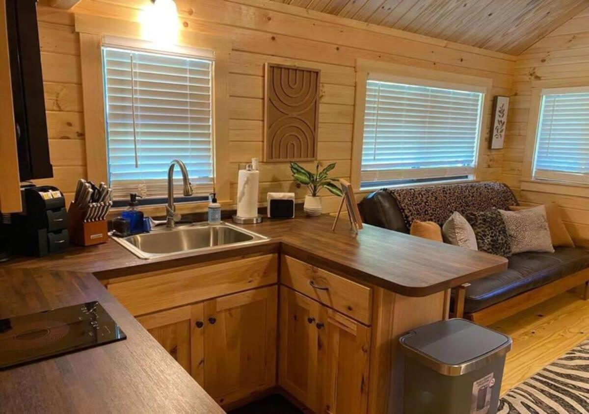 Serene 1Br Cabin Near Nc Z00 With Loft & Waterview แอชโบโร ภายนอก รูปภาพ